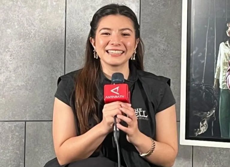 Potret Shaloom Razade saat mempromosikan film horor terbaru The Bell: Panggilan untuk Mati, memerankan karakter Isabella yang fasih berbahasa Belanda.