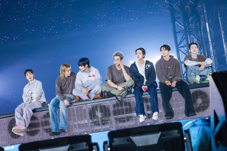 Sejarah Pecah! BTS, Madonna, dan Shakira Guncang Final Piala Dunia 2026, Chris Martin Jadi Dalang di Balik Layar! 🏟️🎤