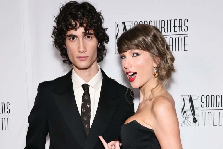 Pecah Rekor Lagi! Taylor Swift Sah Jadi Perempuan Termuda di Songwriters Hall of Fame 2026, Gandeng Travis Kelce & Steven Spielberg!
